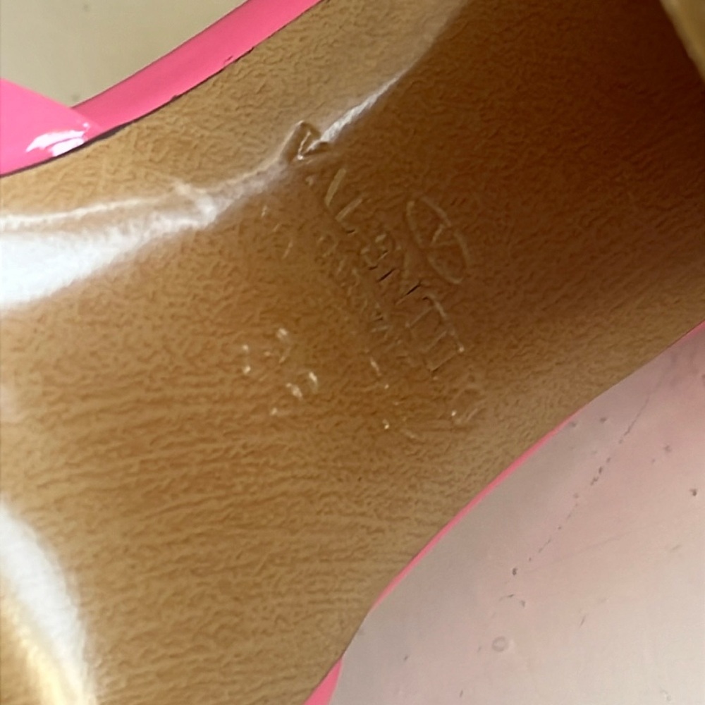 Valentino Garavani Pink One Stud pumps 36 - Picture 5 of 10